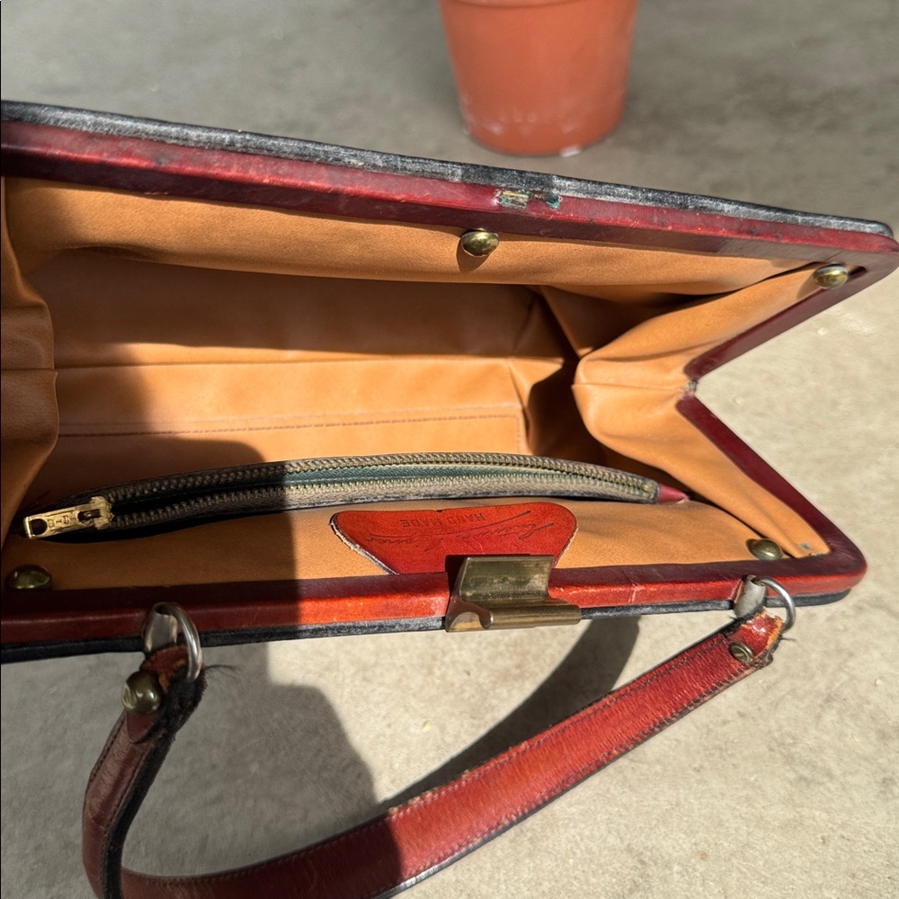 Vintage Etienne Aigner Bag - Picture 6 of 7